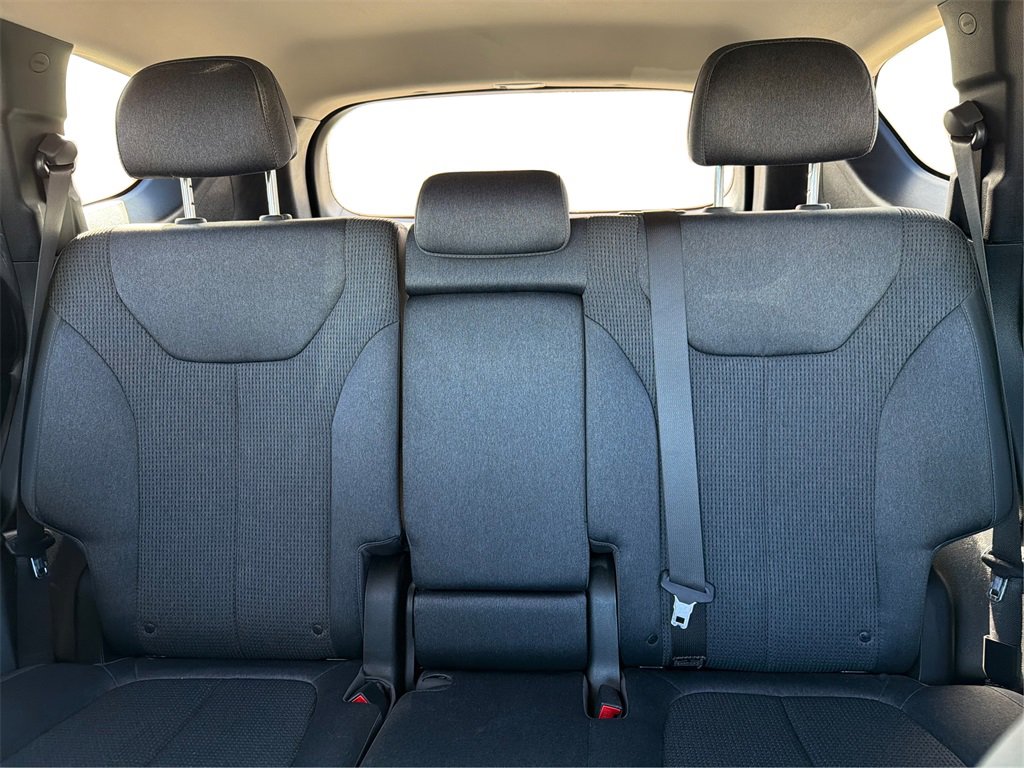 Used 2022 Hyundai Santa Fe SE image 15