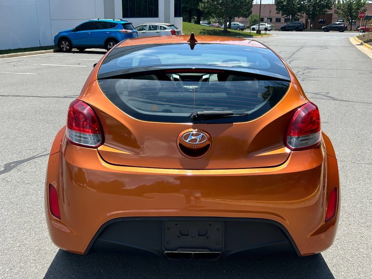Used 2016 Hyundai Veloster image 4