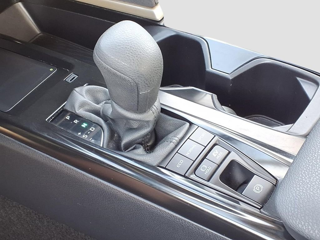 Used 2025 Toyota Camry LE FWD image 17