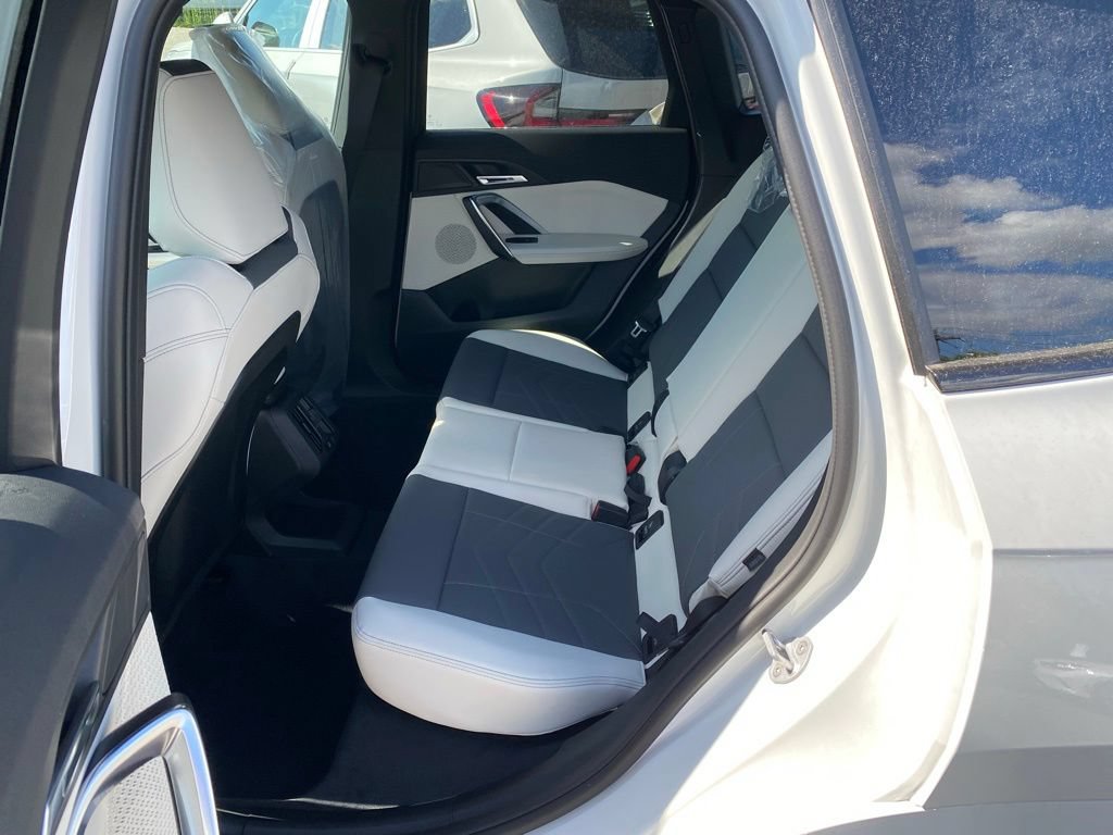 New 2026 BMW X1 xDrive28i w/ M Sport Package AWD/4WD image 7