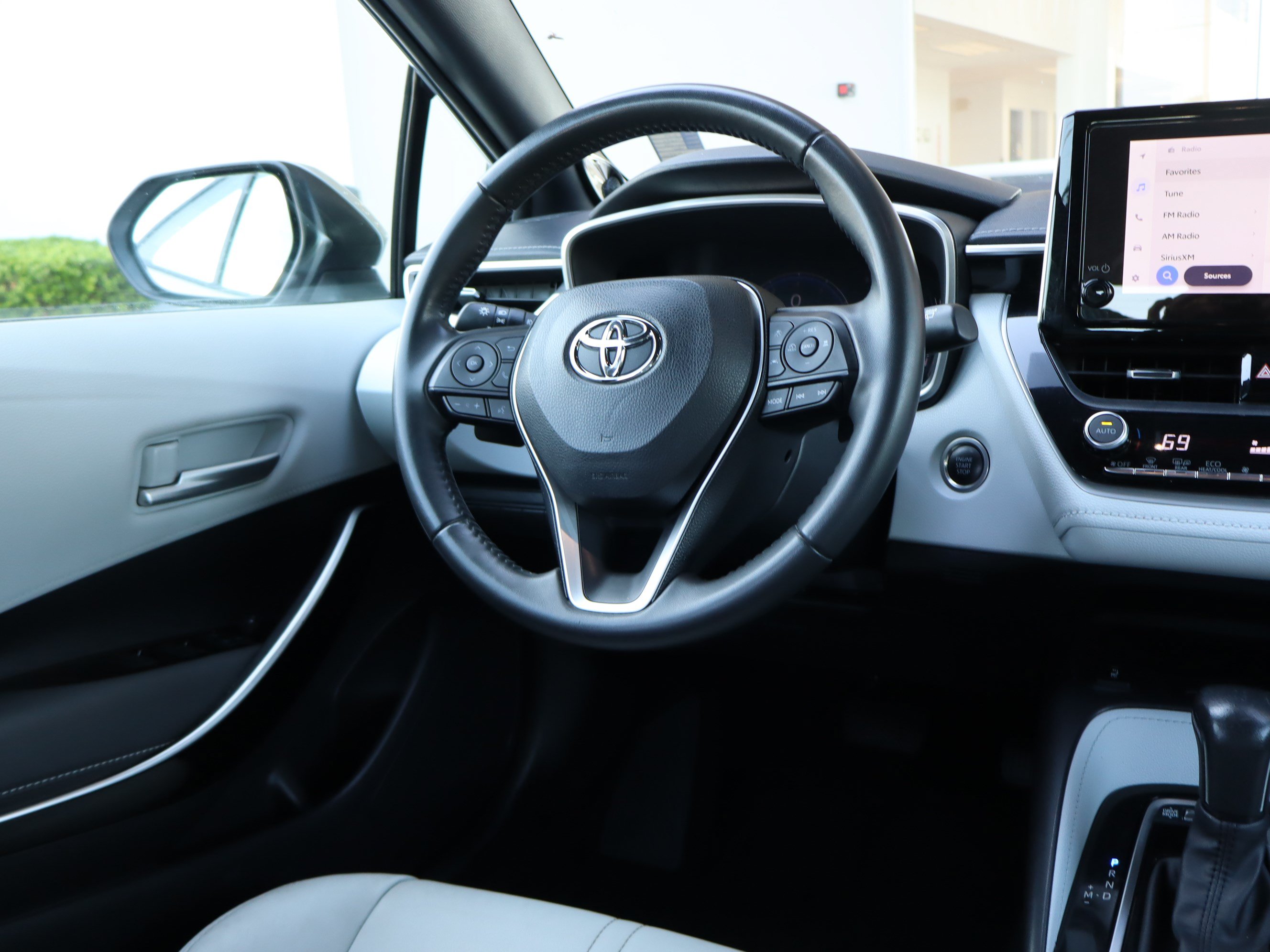Used 2024 Toyota Corolla XSE FWD image 12