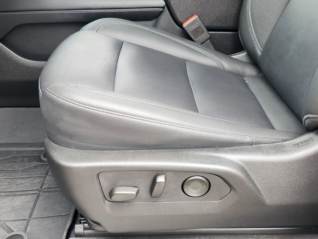 Used 2024 Chevrolet Suburban Z71 w/ Luxury Package image 23