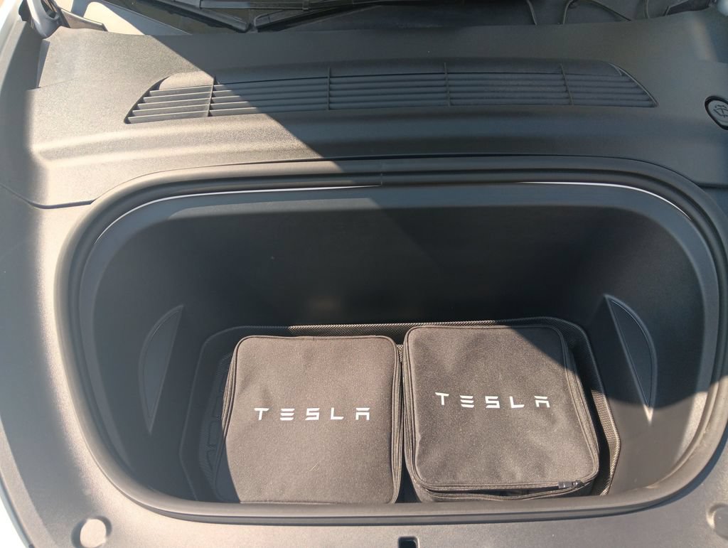 Used 2024 Tesla Model Y Long Range AWD/4WD image 22