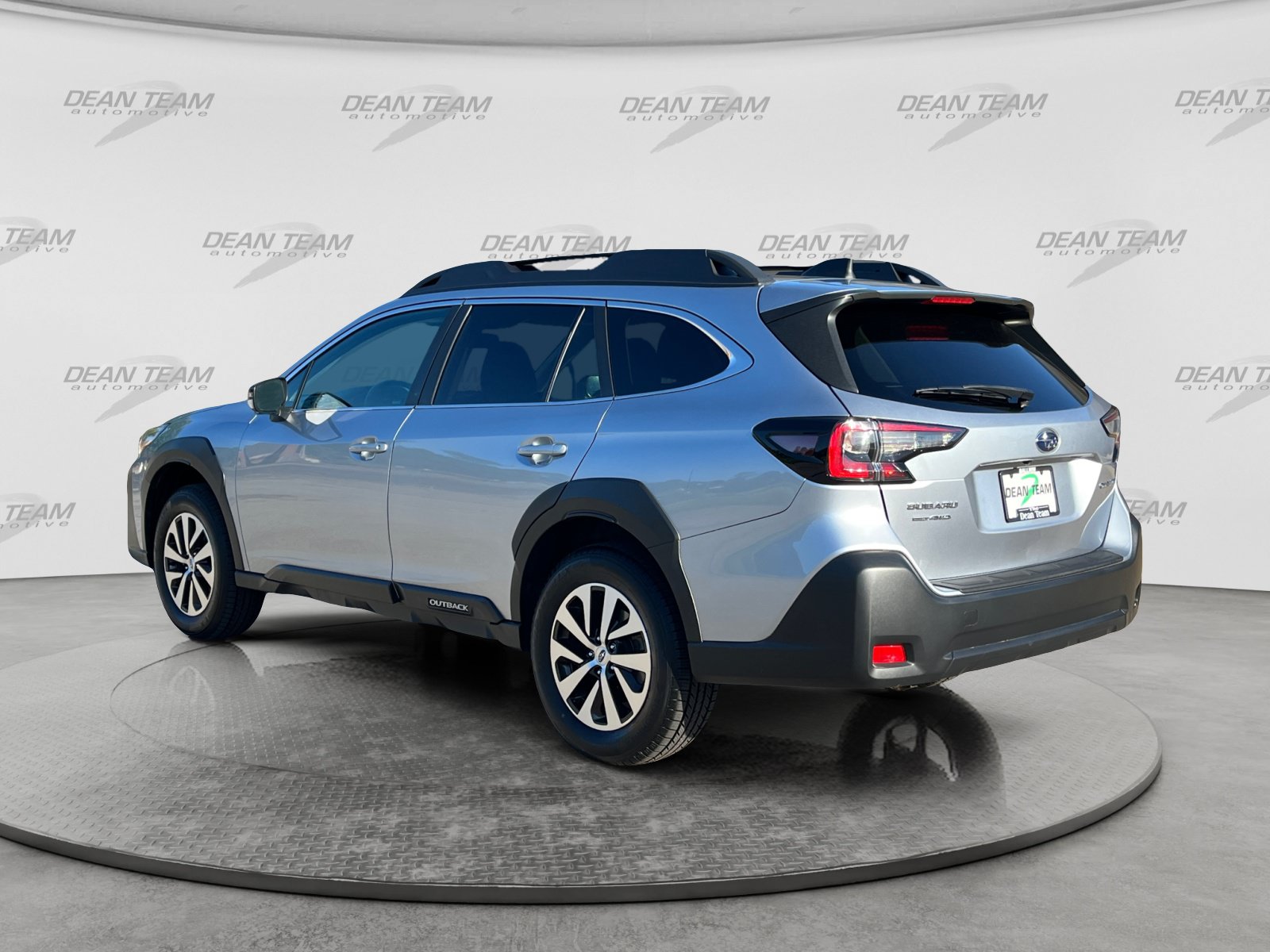 Used 2024 Subaru Outback Premium AWD/4WD image 5