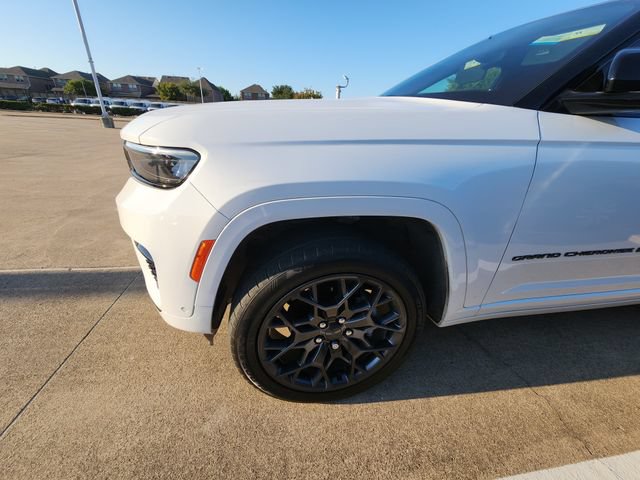 Used 2025 Jeep Grand Cherokee Summit AWD/4WD image 7