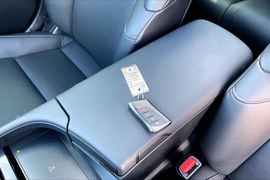 Used 2025 Lexus ES 350 w/ Premium Package FWD image 10