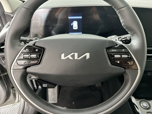 Used 2023 Kia Niro SX image 23