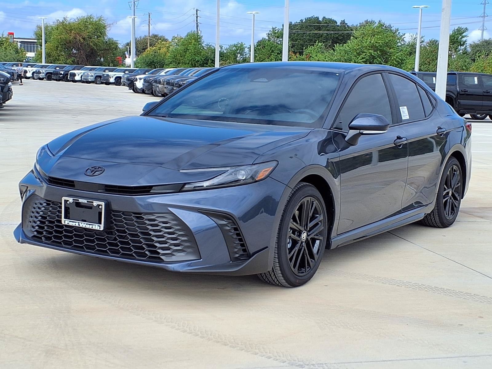 New 2026 Toyota Camry SE w/ Convenience Package FWD image 3