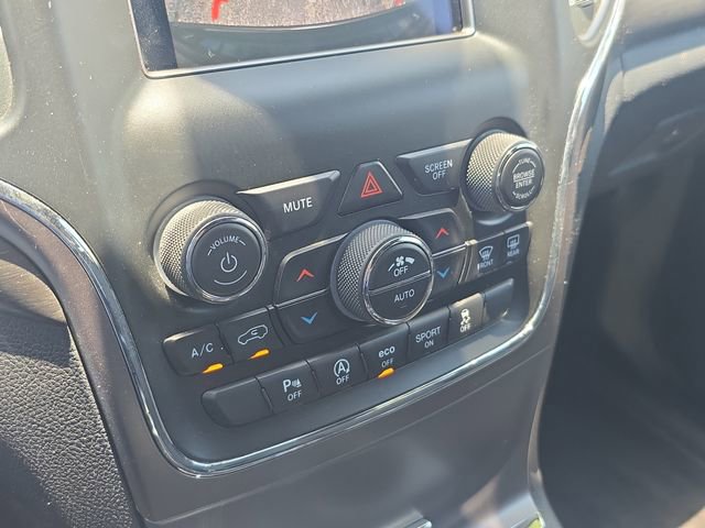 Used 2018 Jeep Grand Cherokee Laredo image 28