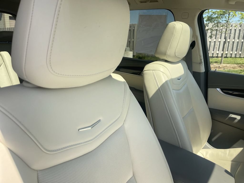 Used 2023 Cadillac XT6 Premium Luxury w/ Technology Package AWD/4WD image 44