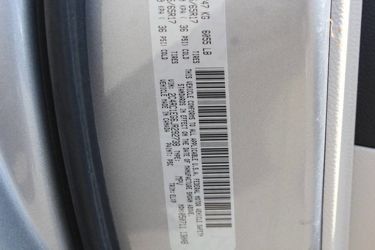 Used 2018 Chrysler Pacifica Touring-L Plus image 37