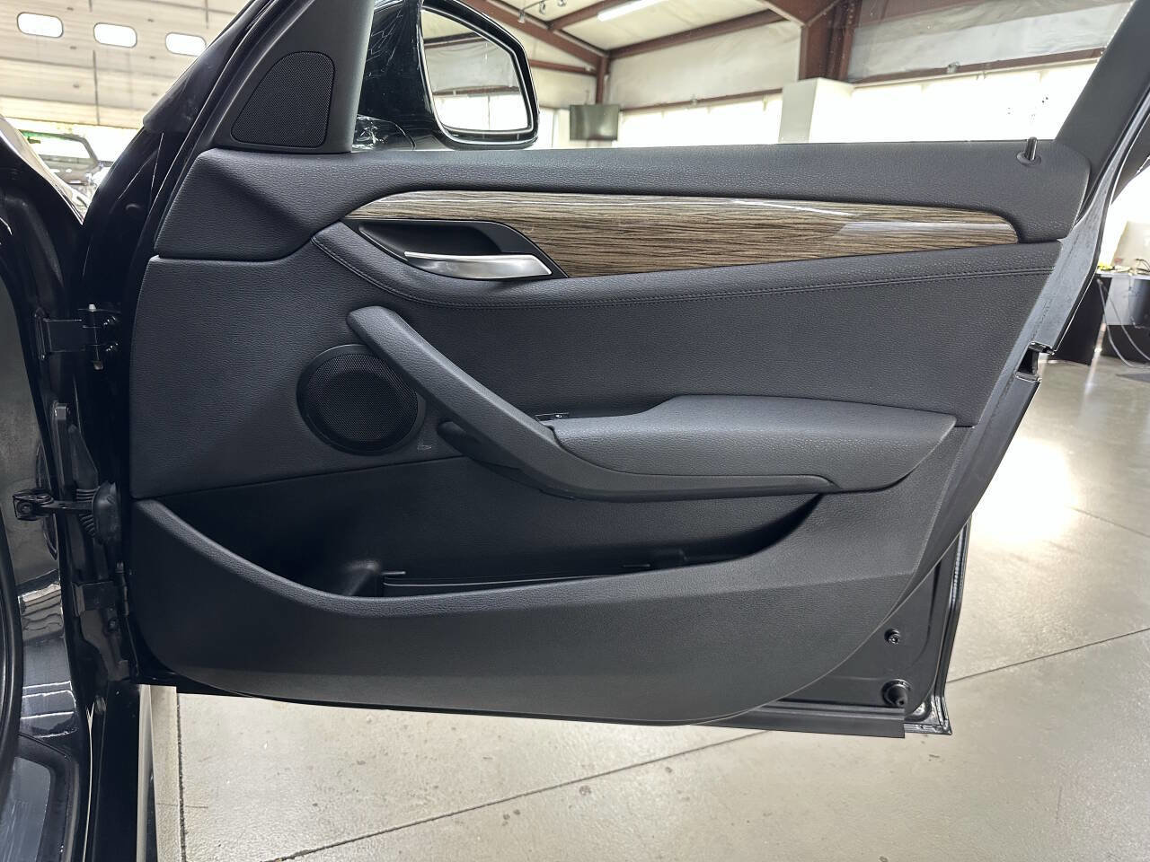 Used 2015 BMW X1 xDrive28i image 16