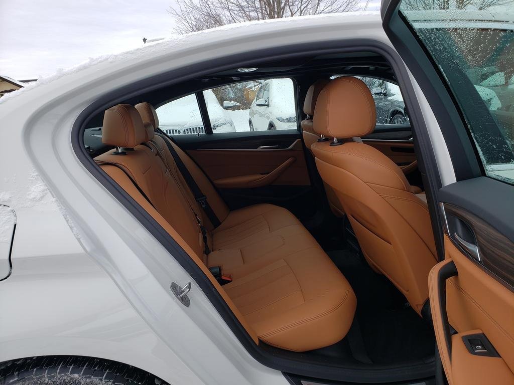 Used 2022 BMW 530i xDrive w/ Convenience Package image 15