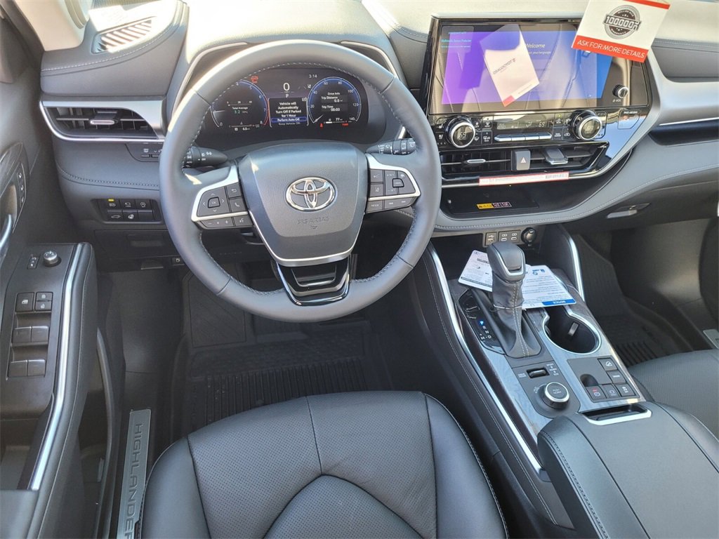 New 2026 Toyota Highlander Limited image 7