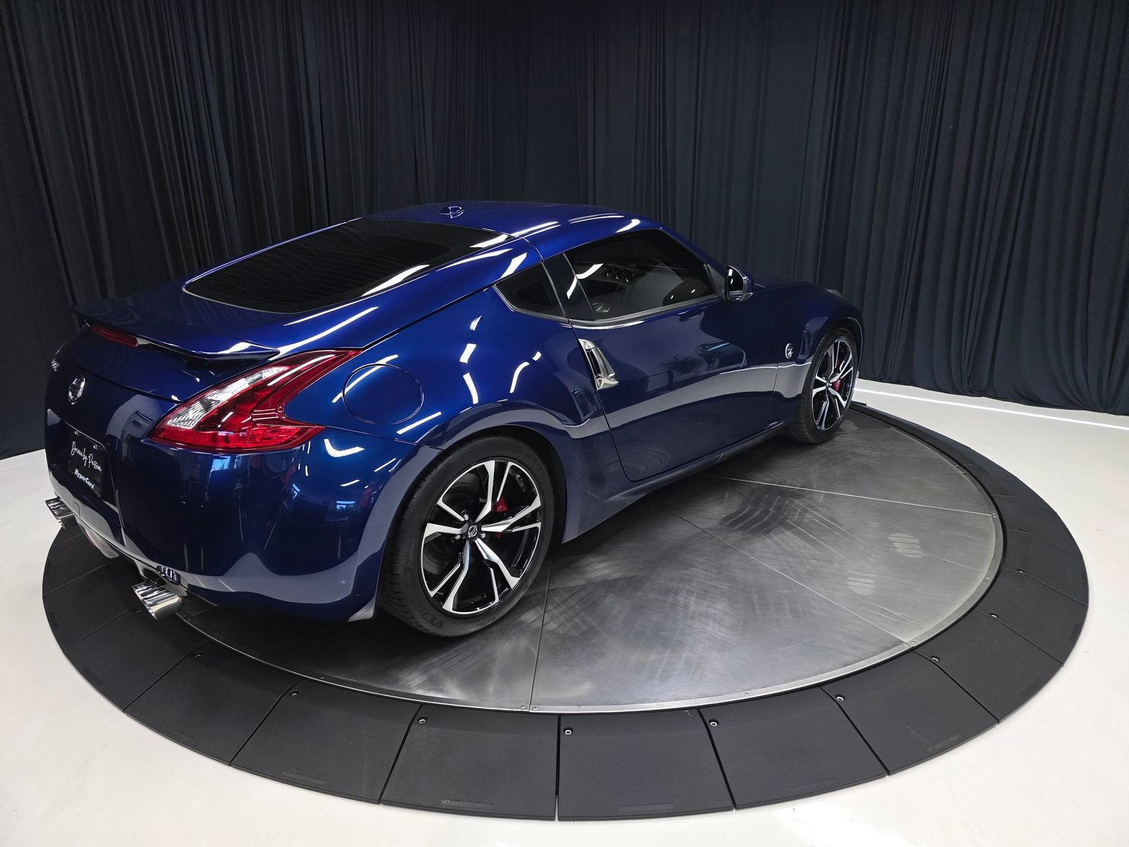 Used 2020 Nissan 370Z NISMO RWD image 13