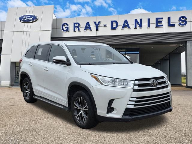 Used 2017 Toyota Highlander LE