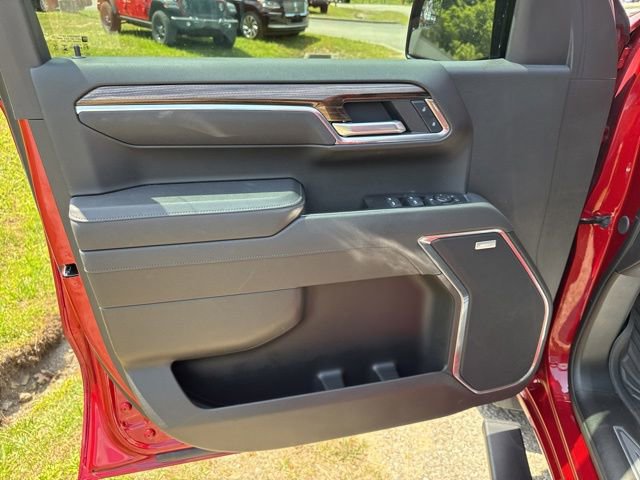 Used 2025 Chevrolet Silverado 1500 LT Trail Boss w/ Convenience Package II AWD/4WD image 19