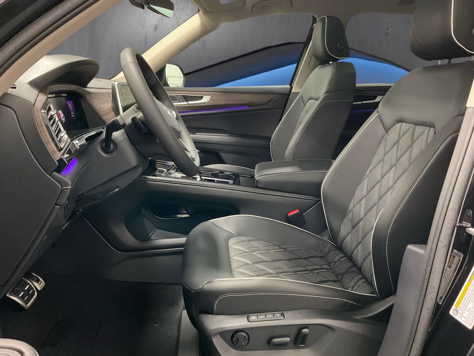 New 2026 Volkswagen Atlas SEL Premium R-Line AWD/4WD image 4