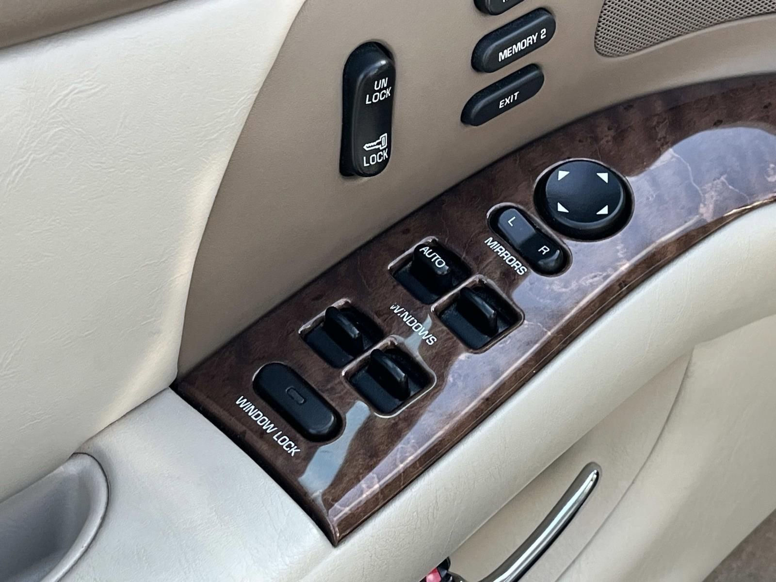 Used 2004 Buick Park Avenue FWD image 25