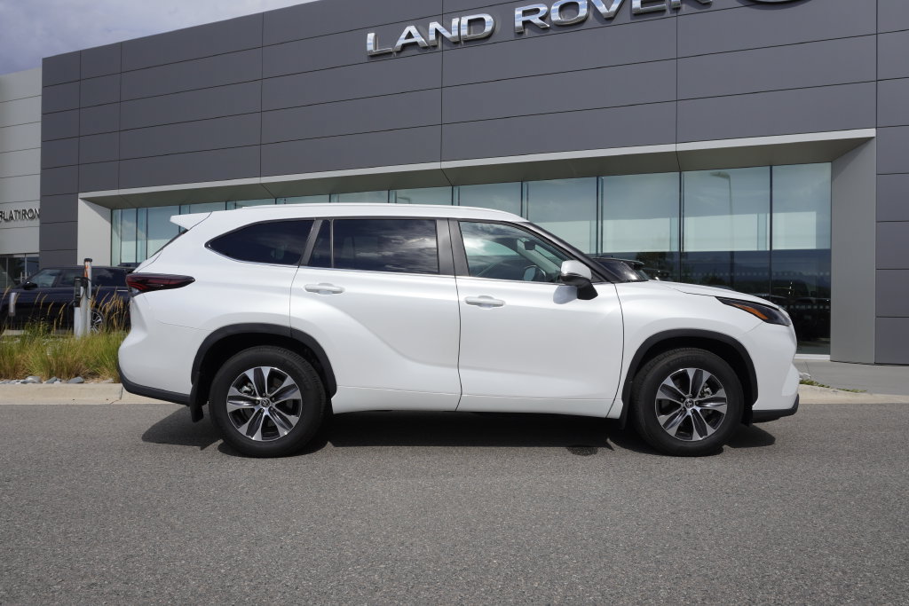 Used 2026 Toyota Highlander Limited AWD/4WD image 7