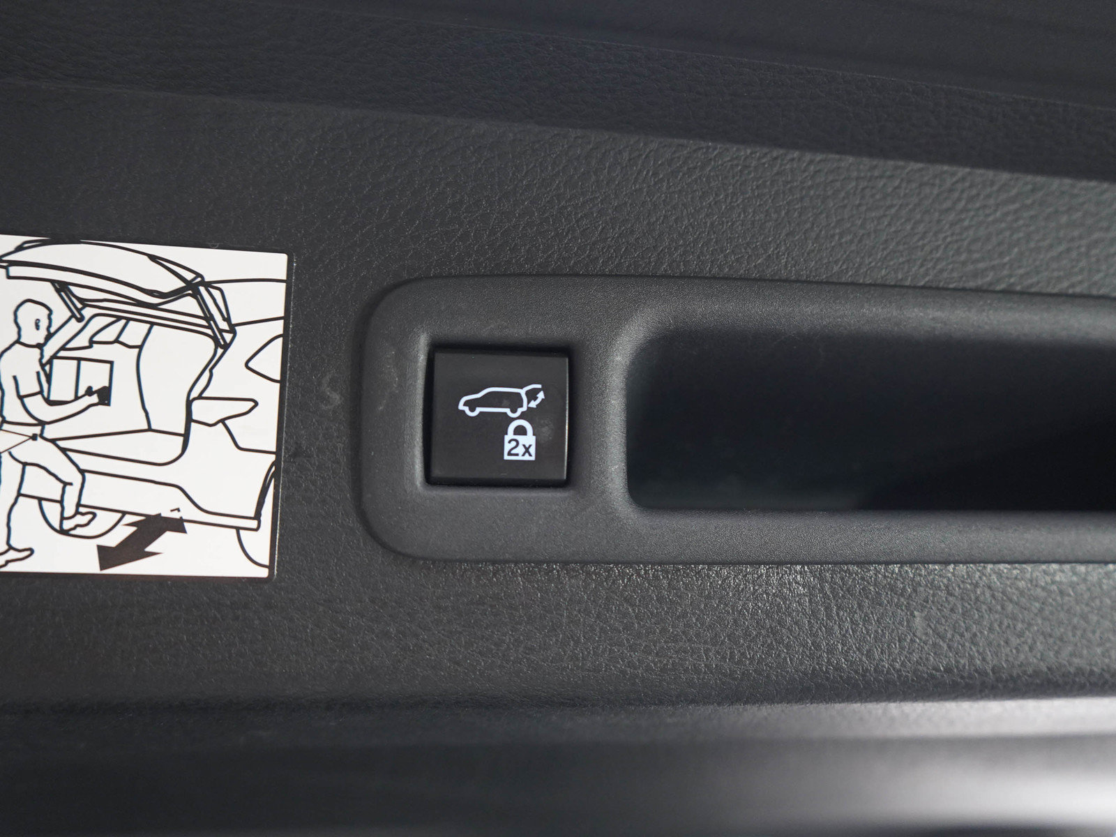 Used 2021 Toyota Sienna Platinum AWD/4WD image 18