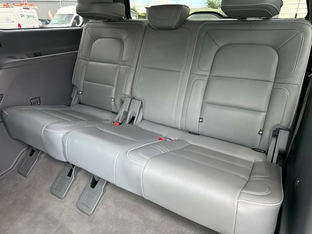 Used 2018 Lincoln Navigator Select AWD/4WD image 21