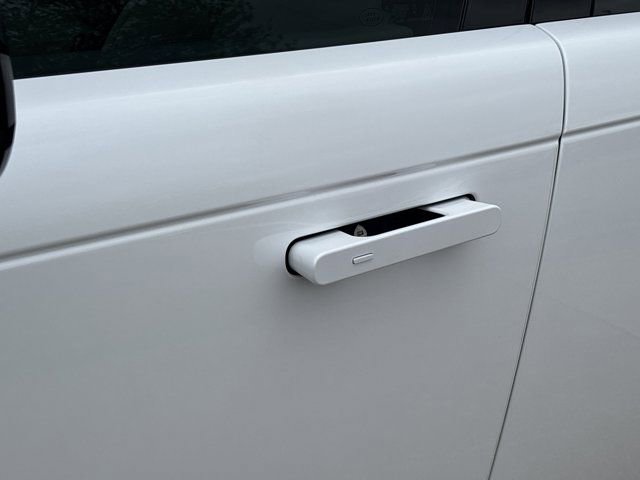 Used 2024 Land Rover Range Rover SE image 15