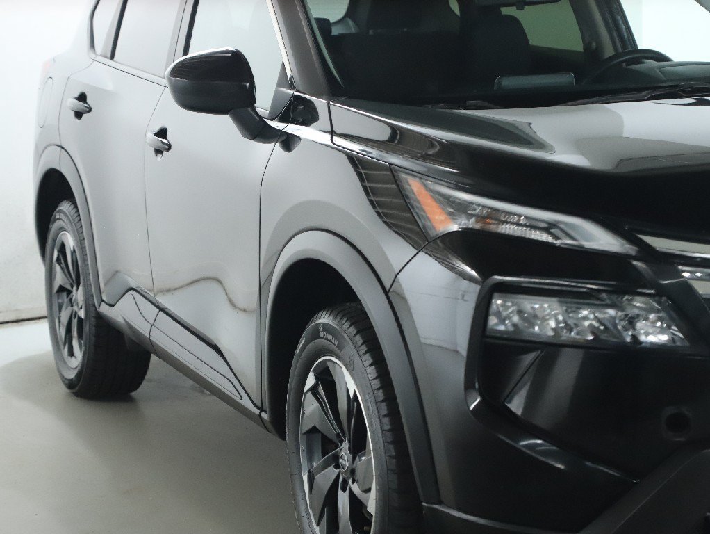 Used 2024 Nissan Rogue SV AWD/4WD image 9