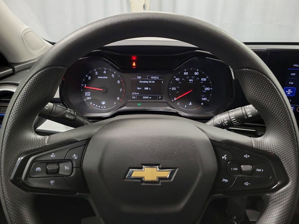 Used 2025 Chevrolet Trax LS w/ LS Convenience Package image 14