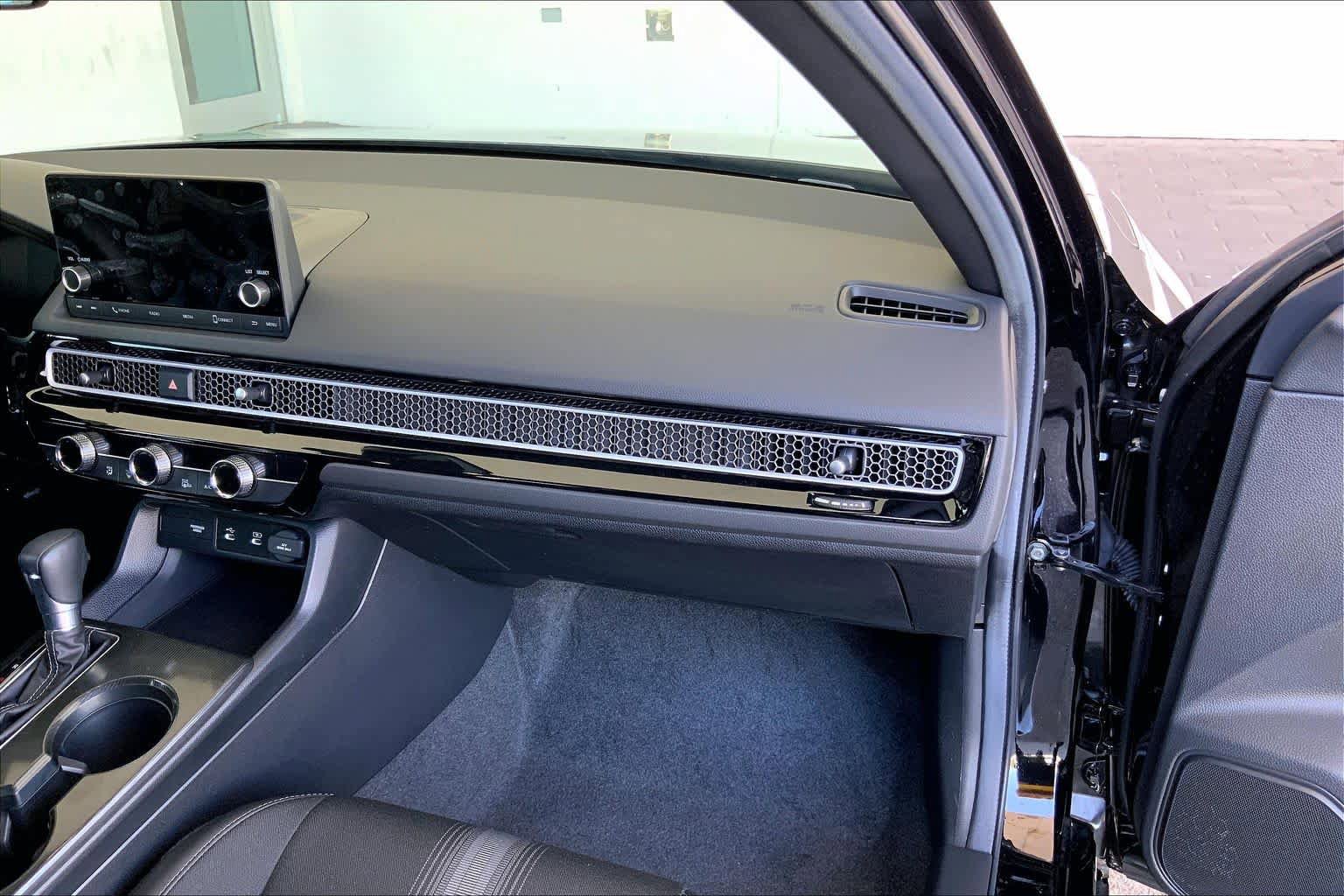 Used 2025 Honda Civic Sport image 19