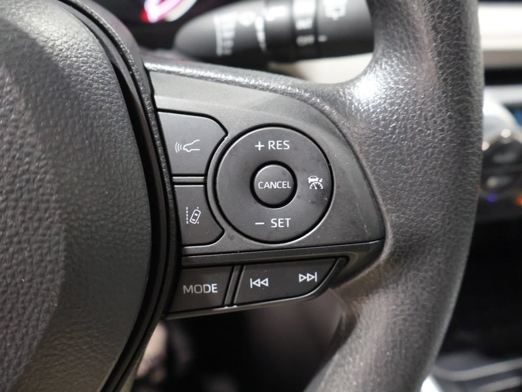 Used 2025 Toyota RAV4 XLE AWD/4WD image 34