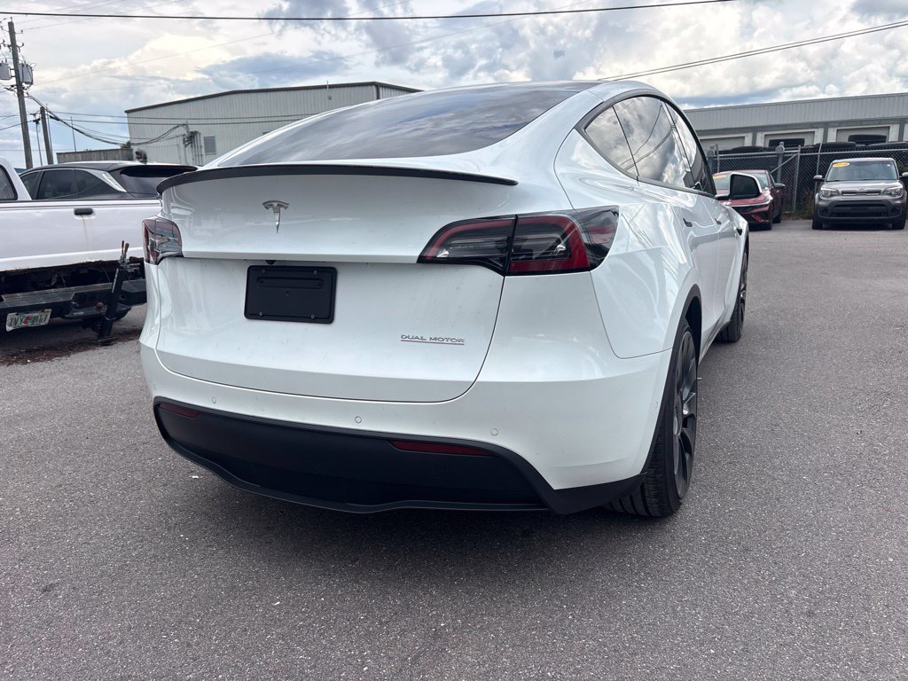 Used 2022 Tesla Model Y Performance AWD/4WD image 3