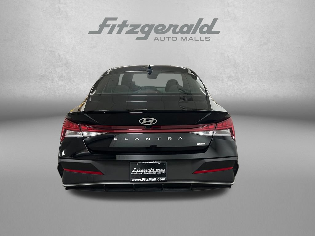 Used 2025 Hyundai Elantra SEL FWD image 6