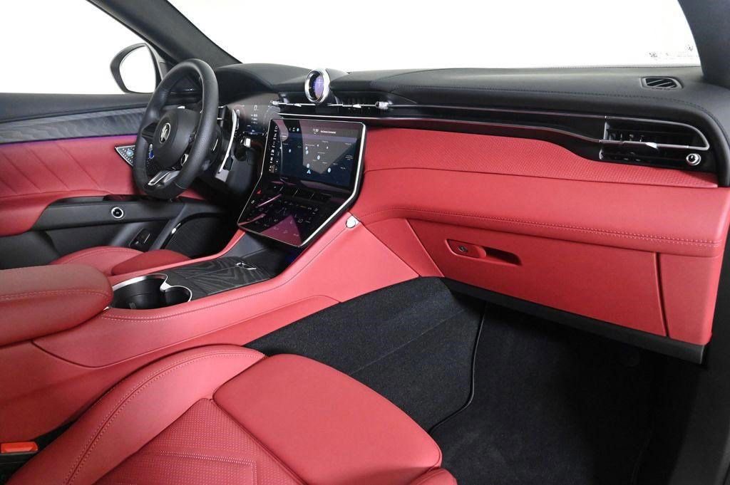 Used 2025 Maserati Grecale Modena image 15