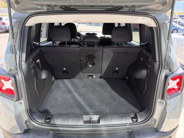 Used 2022 Jeep Renegade Latitude w/ Convenience Group AWD/4WD image 27