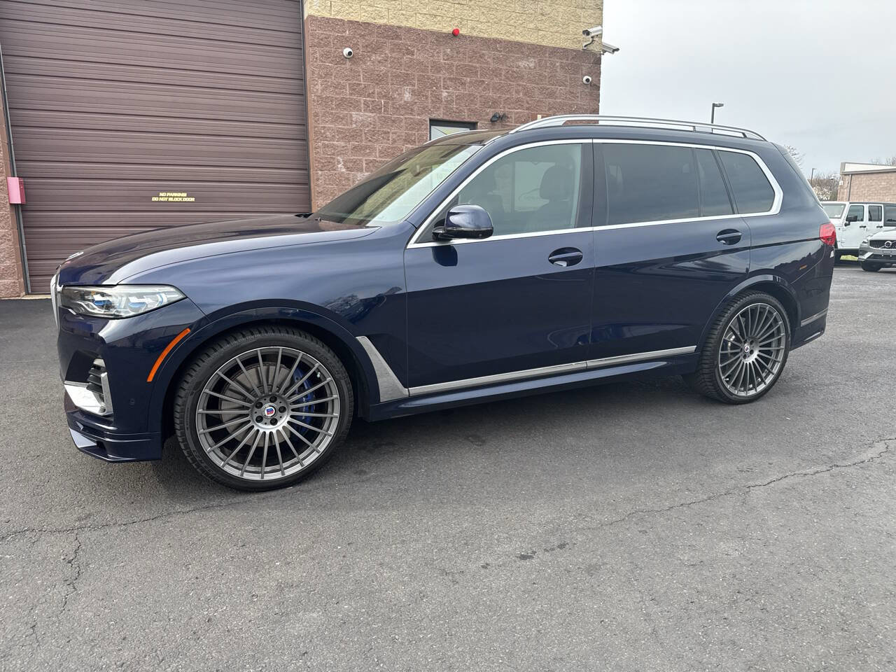 Used 2021 BMW ALPINA XB7 AWD/4WD image 2