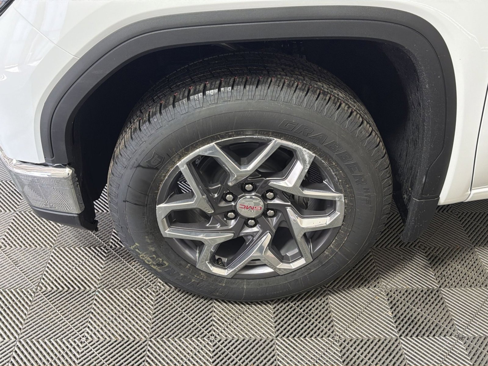 New 2026 GMC Sierra 1500 SLE image 12