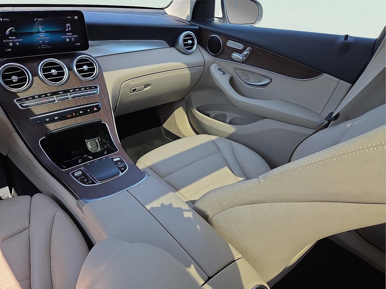 Used 2022 Mercedes-Benz GLC 300 GLC 300 w/ Premium Package Lite image 12