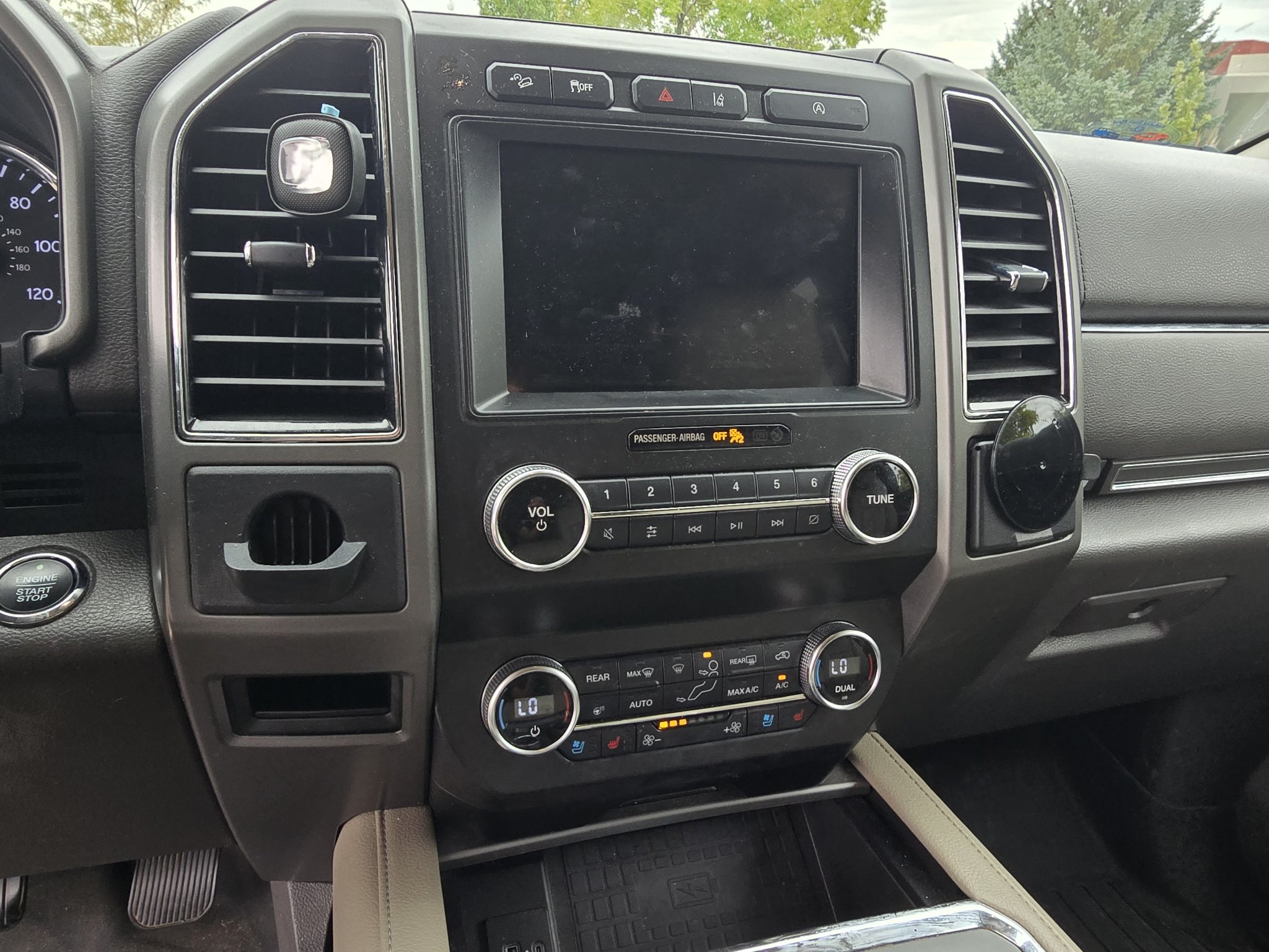 Used 2020 Ford Expedition Max XLT w/ Equipment Group 202A AWD/4WD image 23