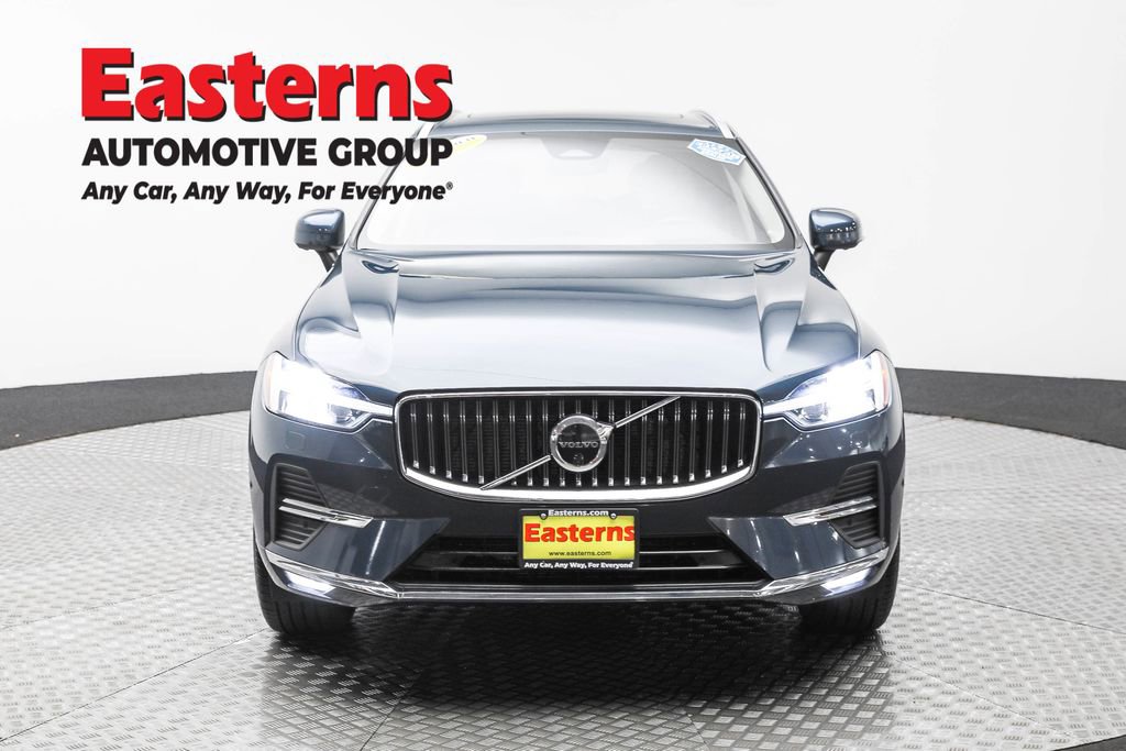 Used 2022 Volvo XC60 B6 Inscription image 2