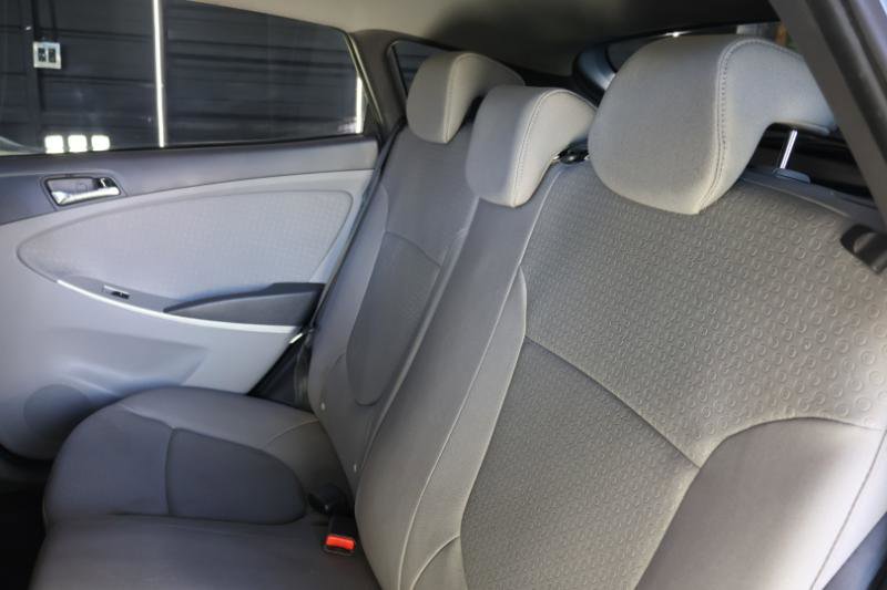 Used 2013 Hyundai Accent SE image 20