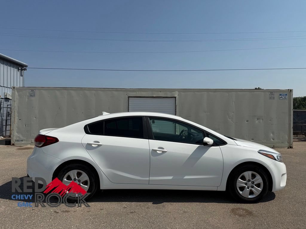 Used 2017 Kia Forte LX FWD image 4