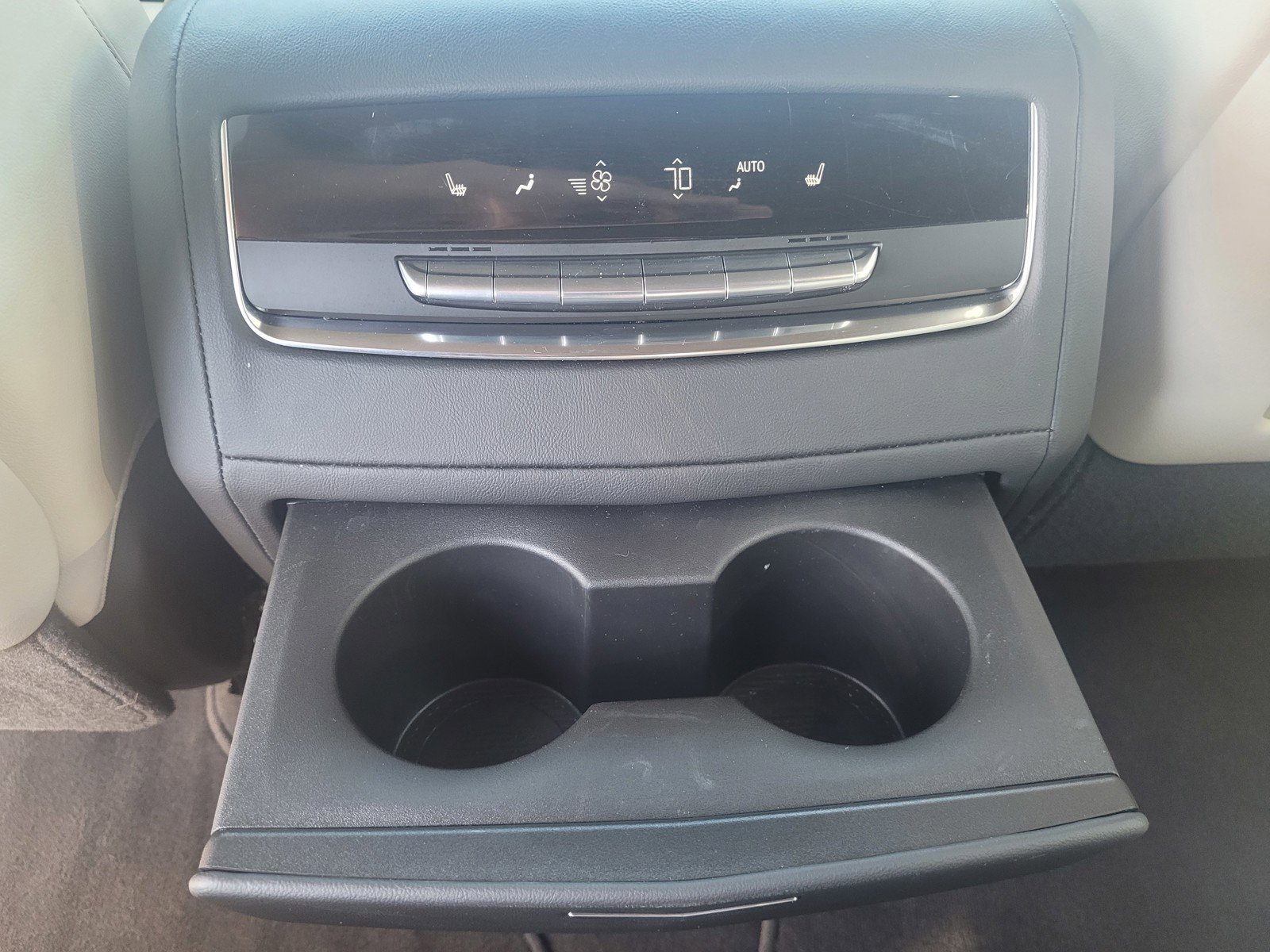 Used 2021 Cadillac Escalade Sport w/ Heavy-Duty Trailer Package image 10