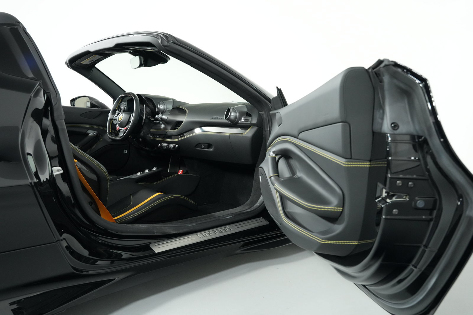 Used 2022 Ferrari F8 Spider RWD image 38