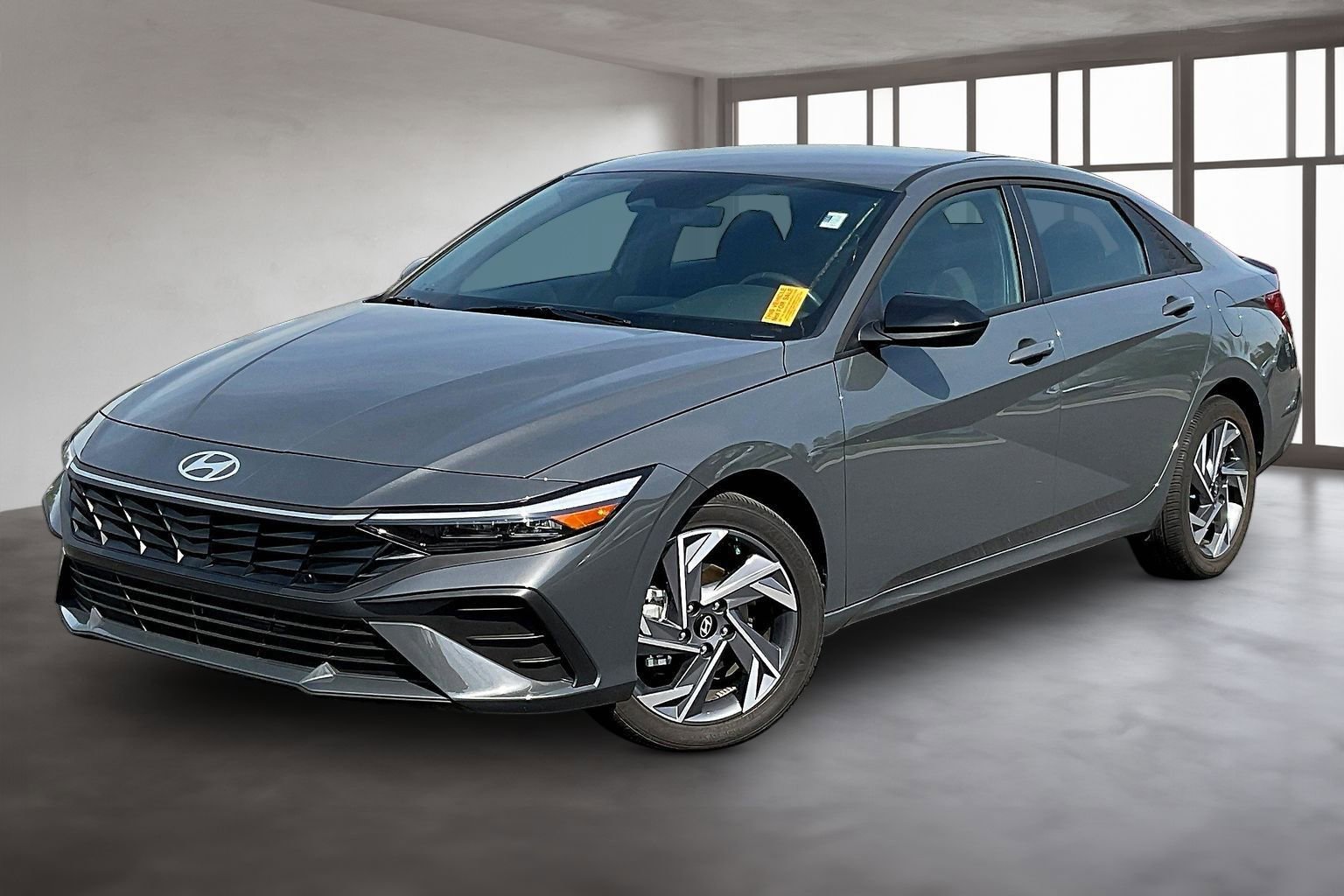 Used 2025 Hyundai Elantra Sport image 3