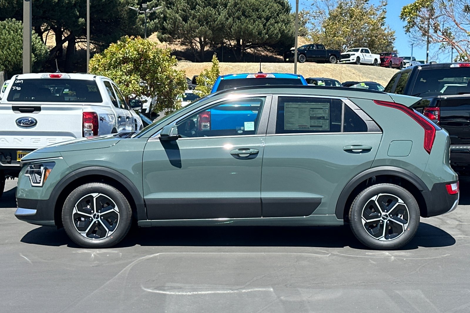 New 2026 Kia Niro EX FWD image 7