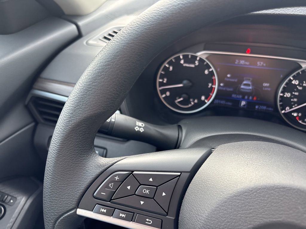 Used 2025 Nissan Altima 2.5 SV image 38