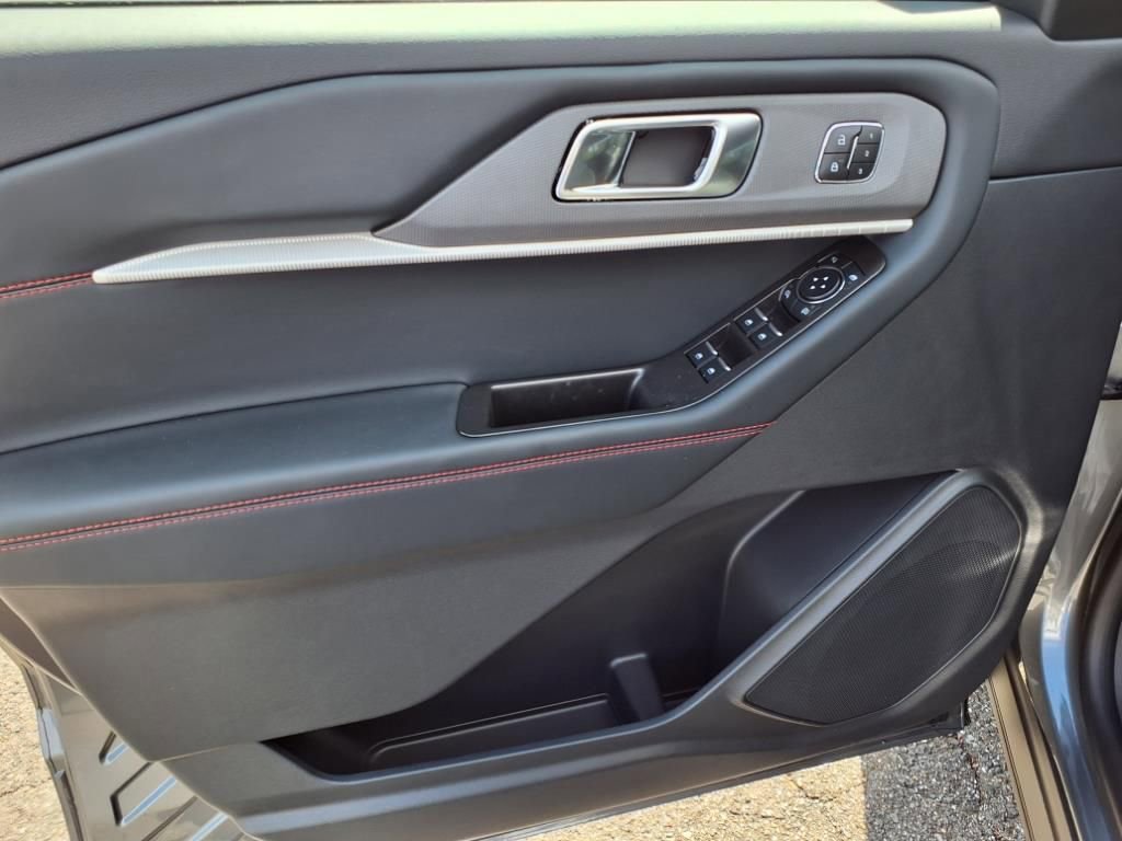 New 2025 Ford Explorer ST-Line w/ Premium Package image 8