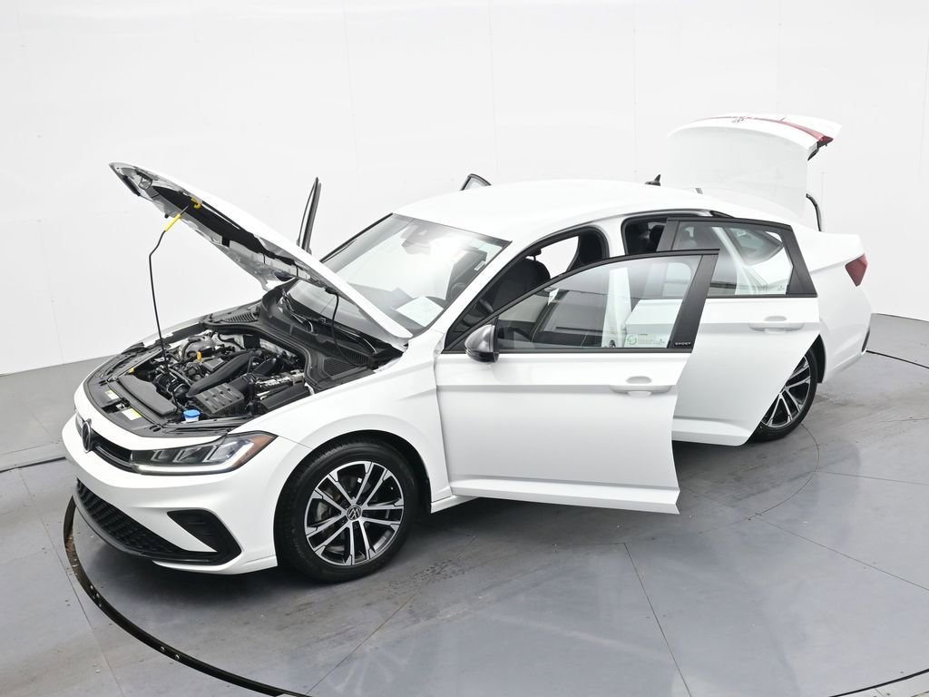 Used 2025 Volkswagen Jetta Sport FWD image 38