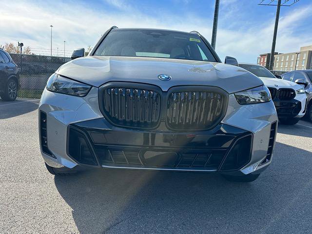 New 2026 BMW X5 xDrive50e w/ M Sport Package image 2